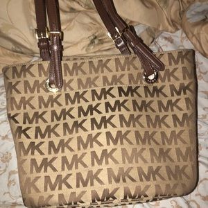 Woman’s bag micheal khors